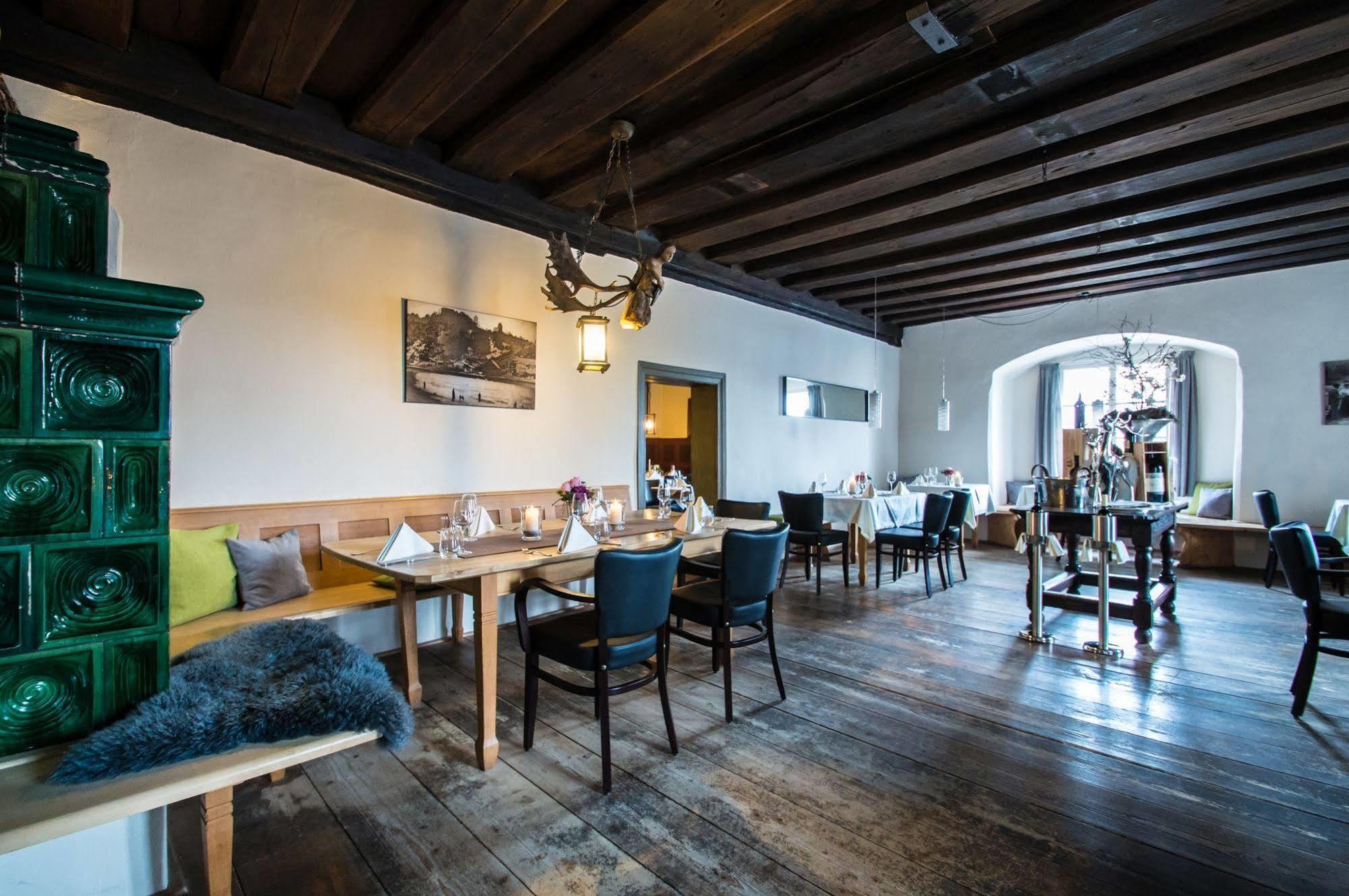 Hotel Schloss Neuburg - Hoftaferne Neuburg am Inn المظهر الخارجي الصورة